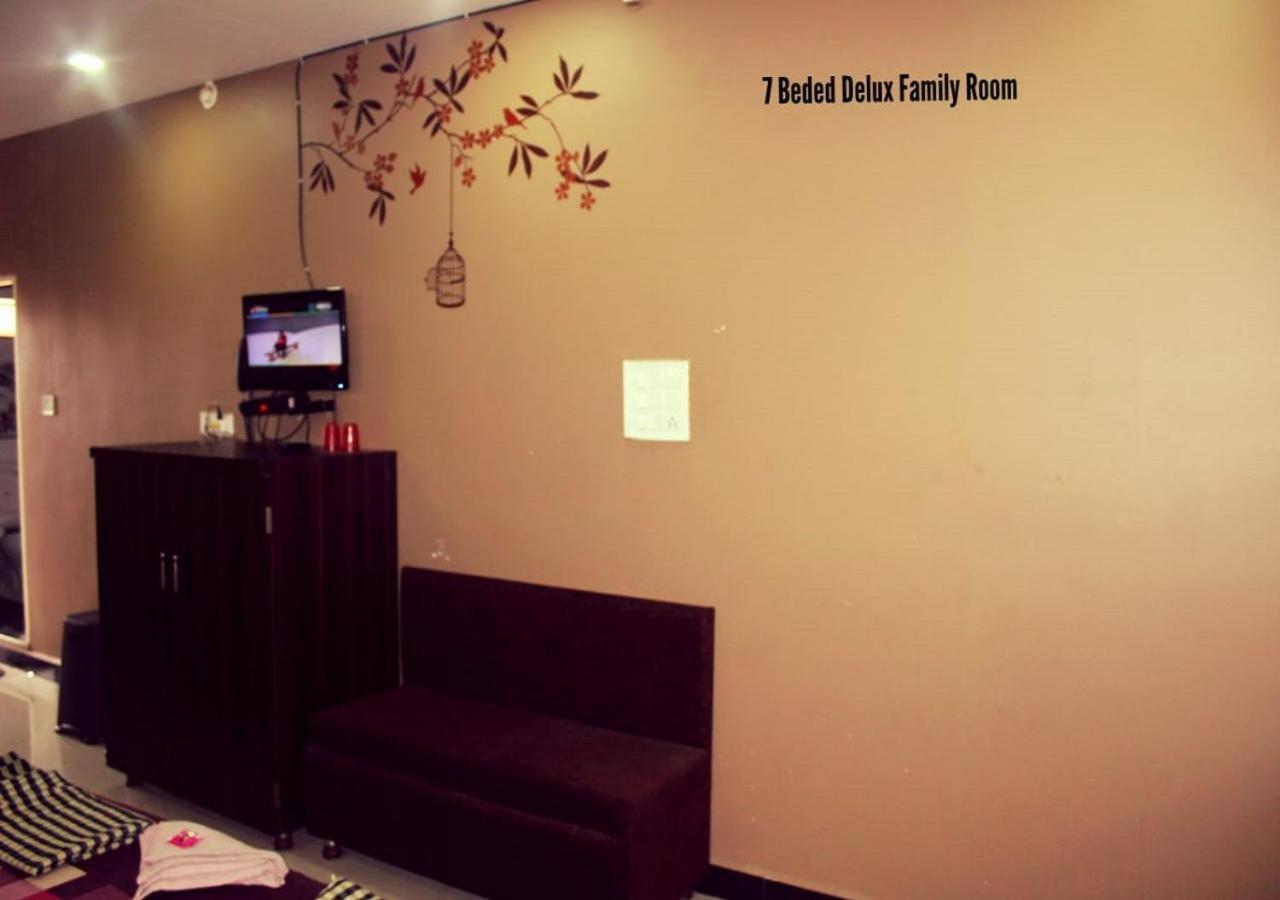 Mansarovar Guest House ウッジャイン エクステリア 写真