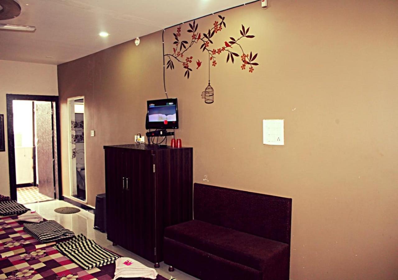 Mansarovar Guest House ウッジャイン エクステリア 写真