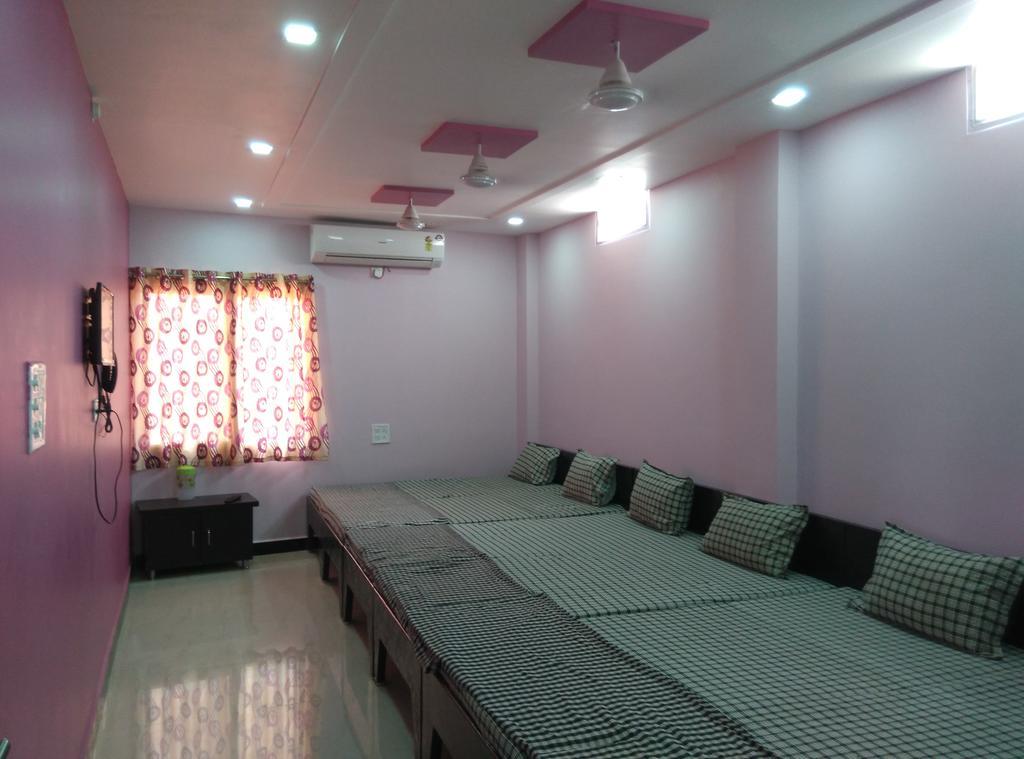Mansarovar Guest House ウッジャイン エクステリア 写真