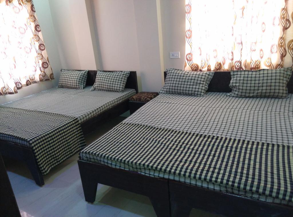 Mansarovar Guest House ウッジャイン エクステリア 写真