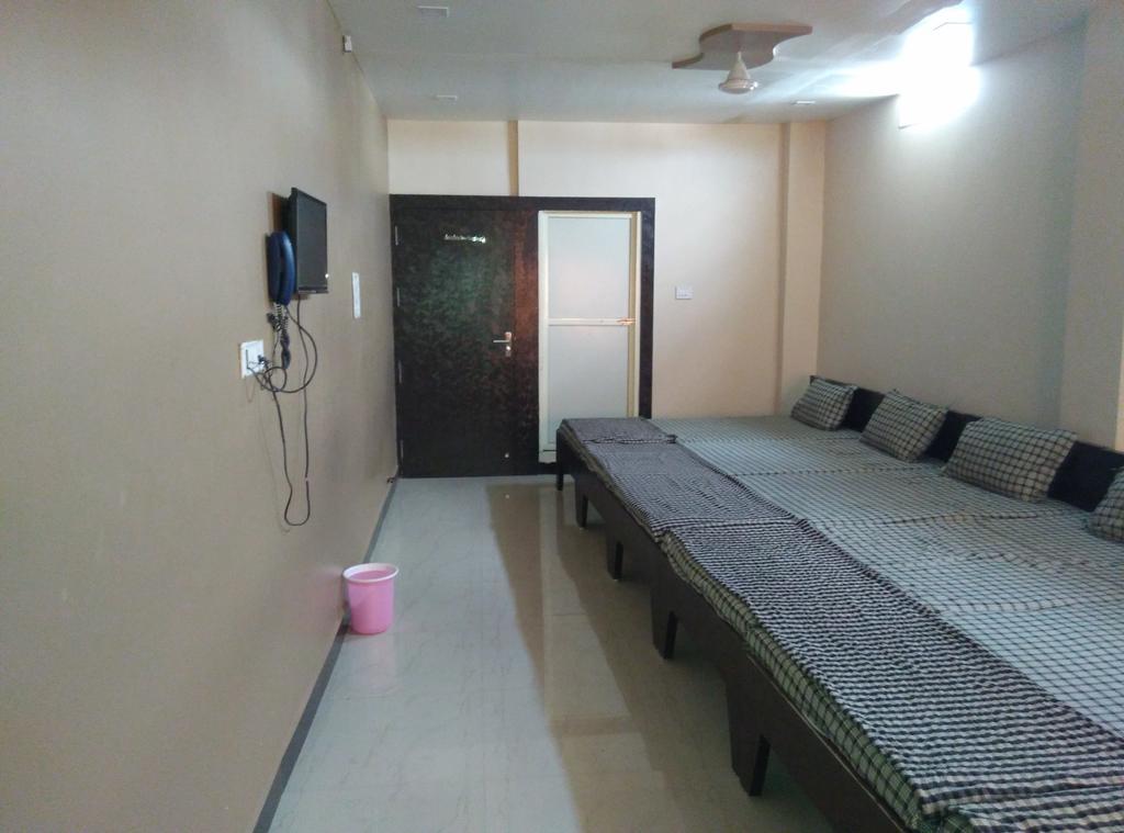 Mansarovar Guest House ウッジャイン エクステリア 写真