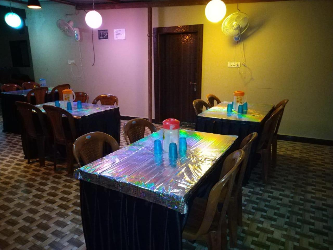 Mansarovar Guest House ウッジャイン エクステリア 写真